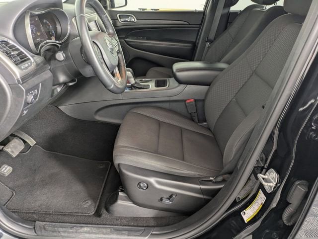 2019 Jeep Grand Cherokee Laredo E 4x2