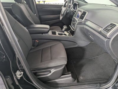 2019 Jeep Grand Cherokee Laredo E 4x2