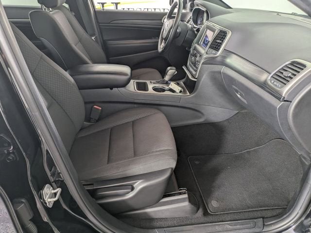 2019 Jeep Grand Cherokee Laredo E 4x2
