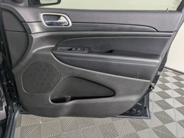 2019 Jeep Grand Cherokee Laredo E 4x2