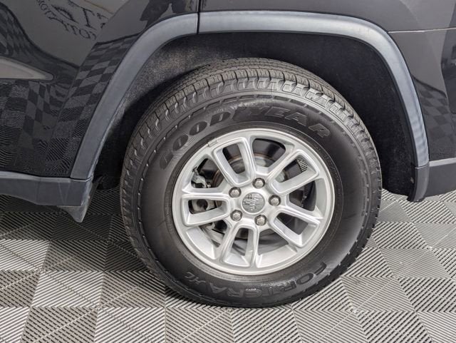 2019 Jeep Grand Cherokee Laredo E 4x2
