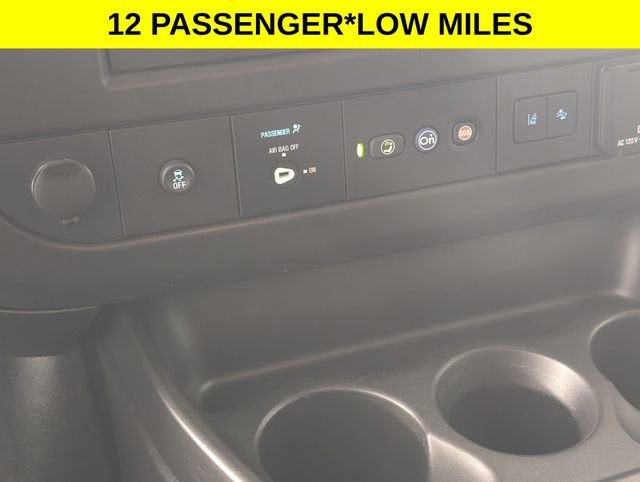 2024 Chevrolet Express Passenger 3500 1LT