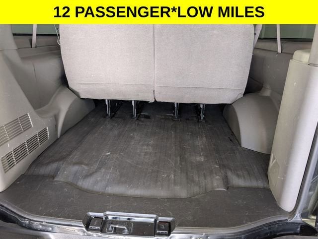 2024 Chevrolet Express Passenger 3500 1LT