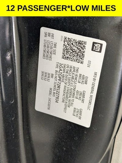 2024 Chevrolet Express Passenger 3500 1LT