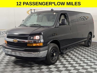 2024 Chevrolet Express Passenger 3500 1LT