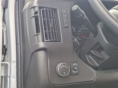 2025 Chevrolet Express Cutaway 3500 1WT