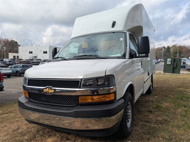 2025 Chevrolet Express Cutaway 3500 1WT