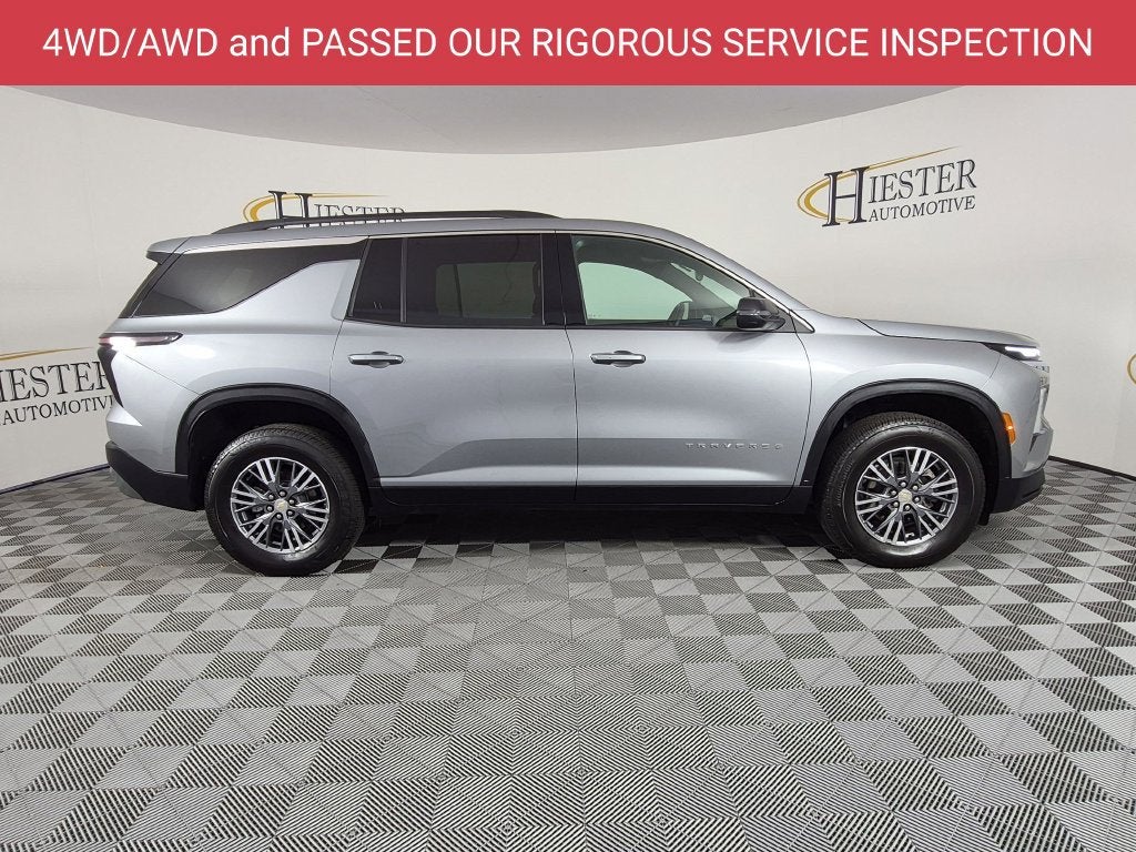 2025 Chevrolet Traverse LT