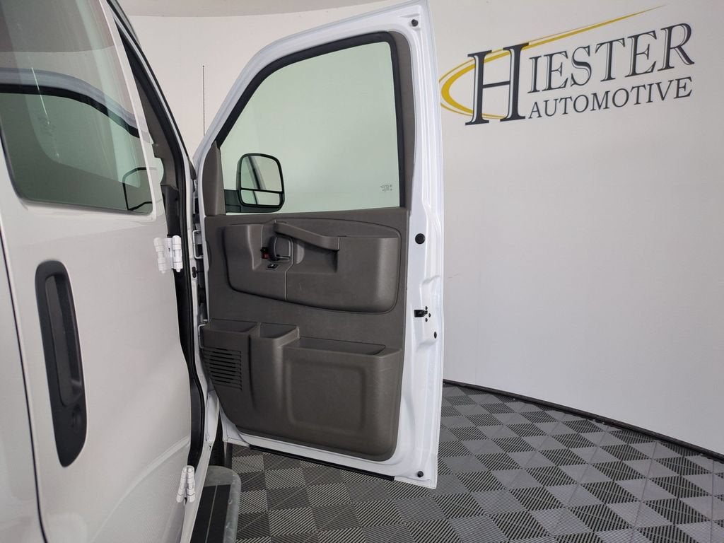 2025 GMC Savana Cargo Work Van