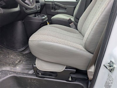 2025 Chevrolet Express Cutaway 3500 1WT