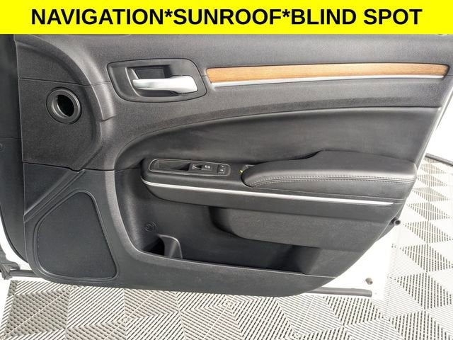 2016 Chrysler 300 300C Platinum