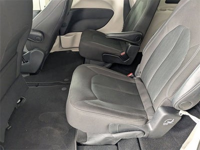 2024 Chrysler Voyager LX