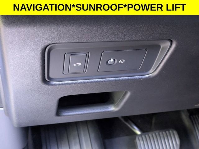 2023 Land Rover Discovery S