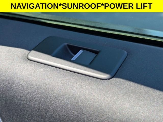 2023 Land Rover Discovery S