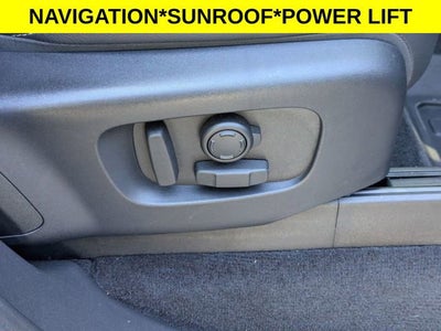 2023 Land Rover Discovery S