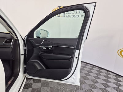 2020 Volvo XC90 T5 Momentum 7 Passenger
