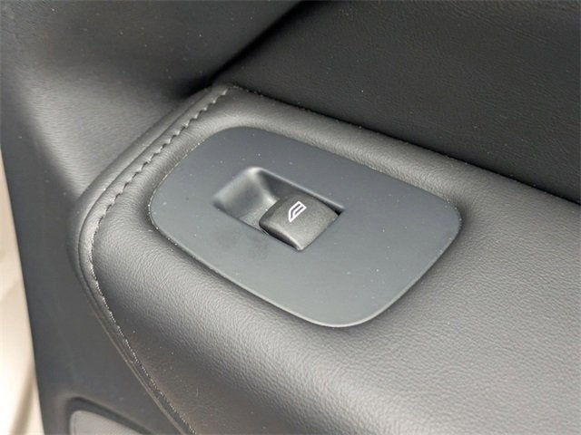 2025 Volvo XC60 Plus