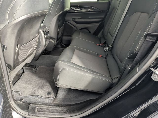 2023 Jeep Grand Cherokee Laredo 4x2