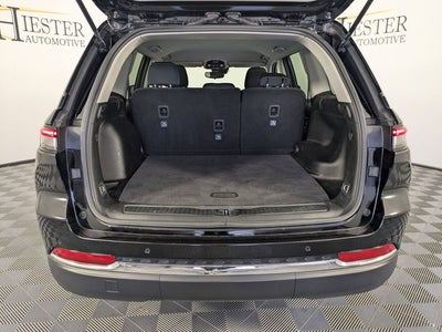 2023 Jeep Grand Cherokee Laredo 4x2