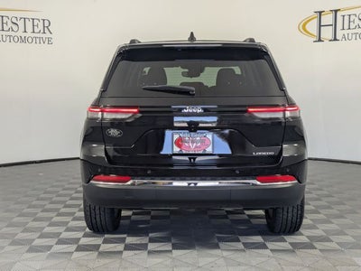 2023 Jeep Grand Cherokee Laredo 4x2