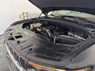 2023 Jeep Grand Cherokee Laredo 4x2