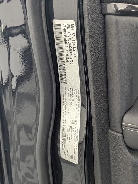 2023 Jeep Grand Cherokee Laredo 4x2