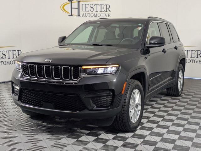 2023 Jeep Grand Cherokee Laredo 4x2