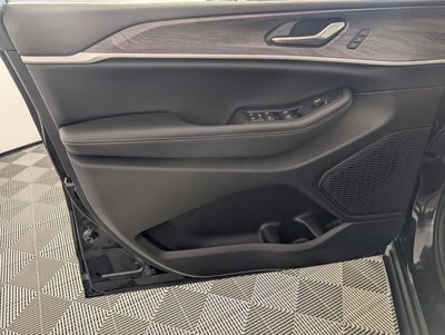 2023 Jeep Grand Cherokee Limited 4x2