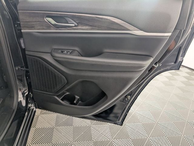 2023 Jeep Grand Cherokee Limited 4x2