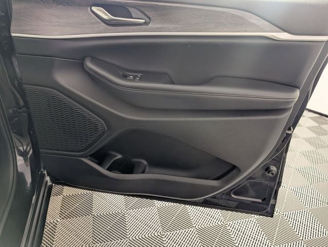 2023 Jeep Grand Cherokee Limited 4x2