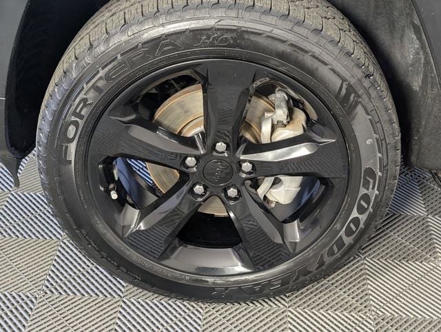 2023 Jeep Grand Cherokee Limited 4x2