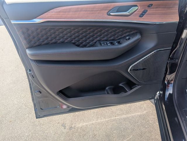 2026 Jeep Grand Cherokee Summit 4x4
