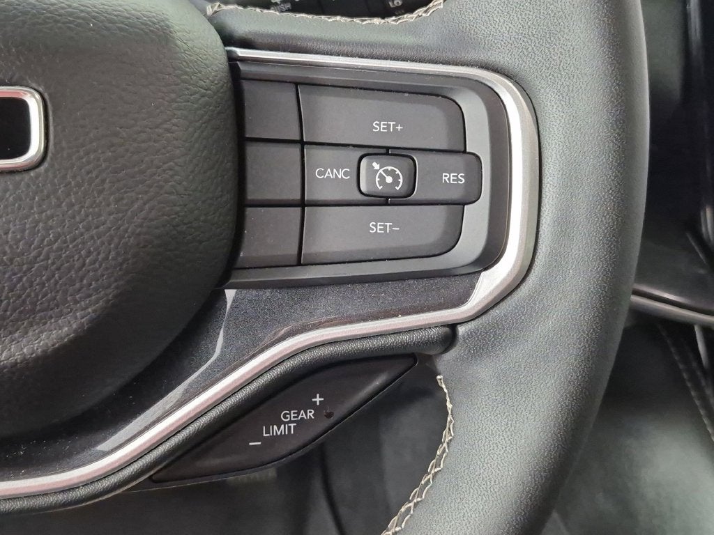 2024 Jeep Wagoneer Base