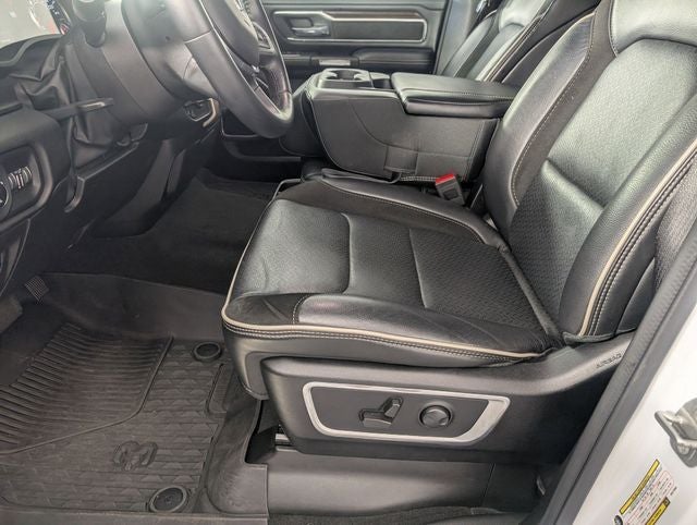 2022 RAM 1500 Laramie Crew Cab 4x2 5'7' Box