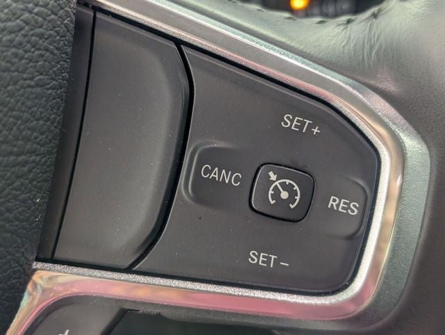 2022 RAM 1500 Laramie Crew Cab 4x2 5'7' Box