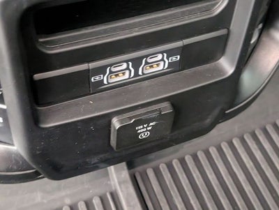 2022 RAM 1500 Laramie Crew Cab 4x2 5'7' Box