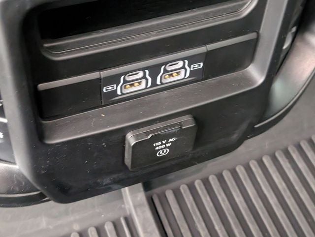 2022 RAM 1500 Laramie Crew Cab 4x2 5'7' Box