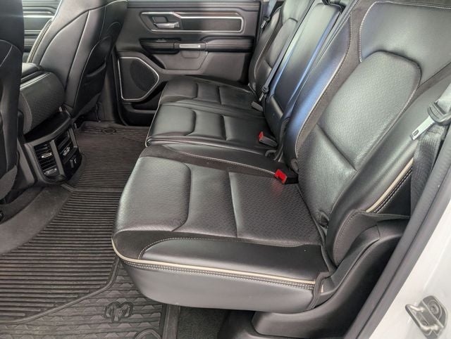 2022 RAM 1500 Laramie Crew Cab 4x2 5'7' Box