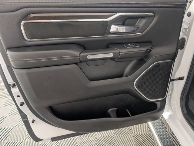 2022 RAM 1500 Laramie Crew Cab 4x2 5'7' Box
