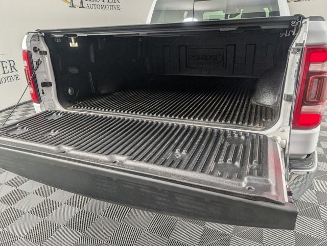 2022 RAM 1500 Laramie Crew Cab 4x2 5'7' Box