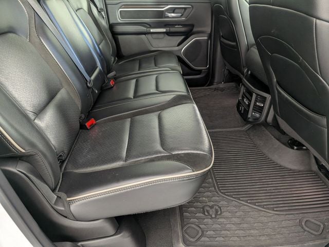 2022 RAM 1500 Laramie Crew Cab 4x2 5'7' Box