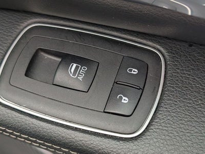 2024 RAM 1500 Laramie Crew Cab 4x4 5'7' Box