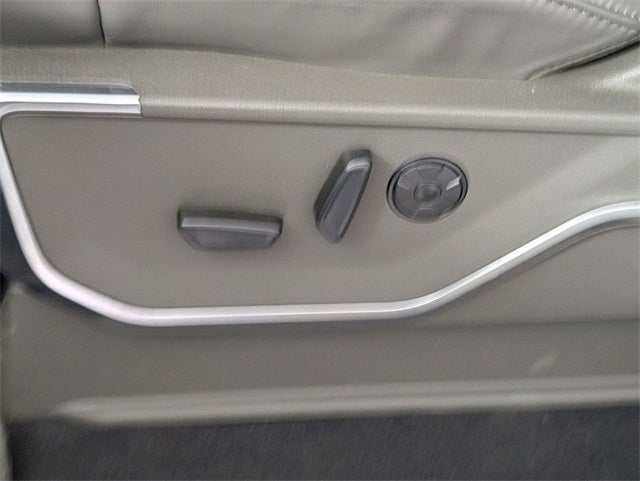 2025 Ford F-450SD Platinum DRW