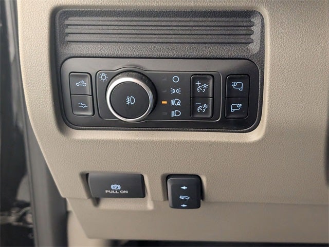 2025 Ford F-450SD Platinum DRW