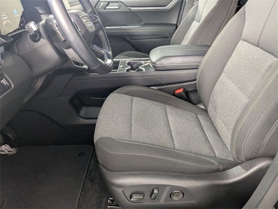 2025 GMC Acadia Elevation