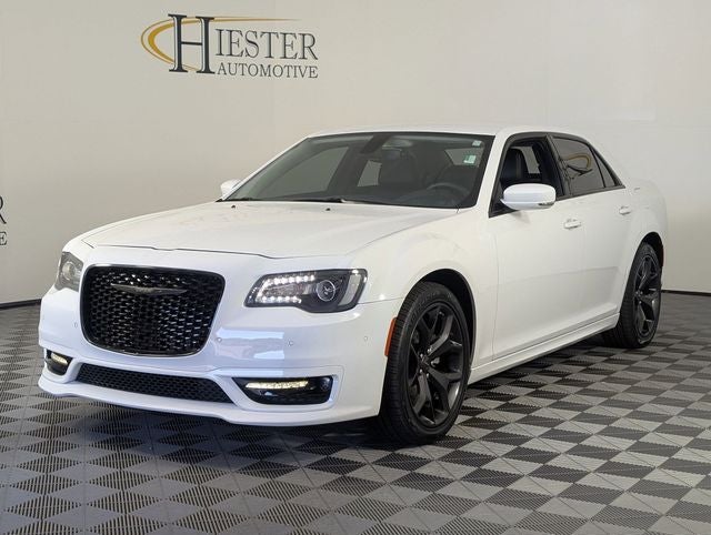 2023 Chrysler 300 Touring