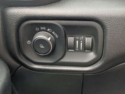 2019 RAM 2500 Tradesman Crew Cab 4x4 6'4' Box