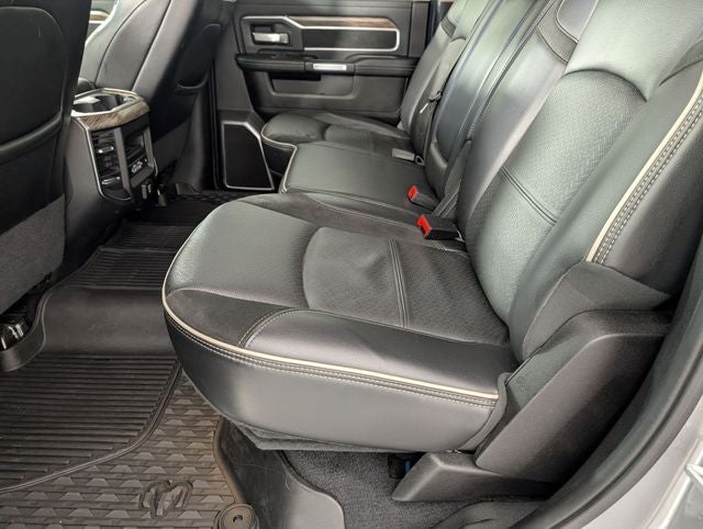 2019 RAM 2500 Laramie Crew Cab 4x4 6'4' Box