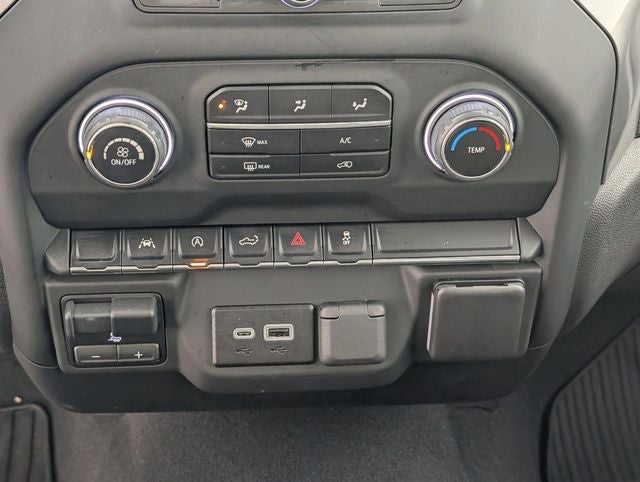 2024 Chevrolet Silverado 1500 4WD Crew Cab Short Bed Custom