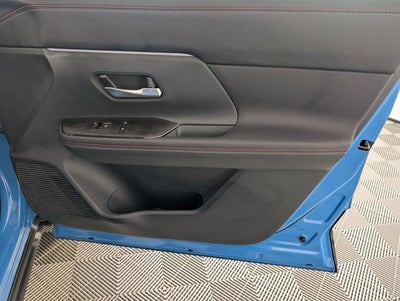2025 Nissan Kicks SR FWD